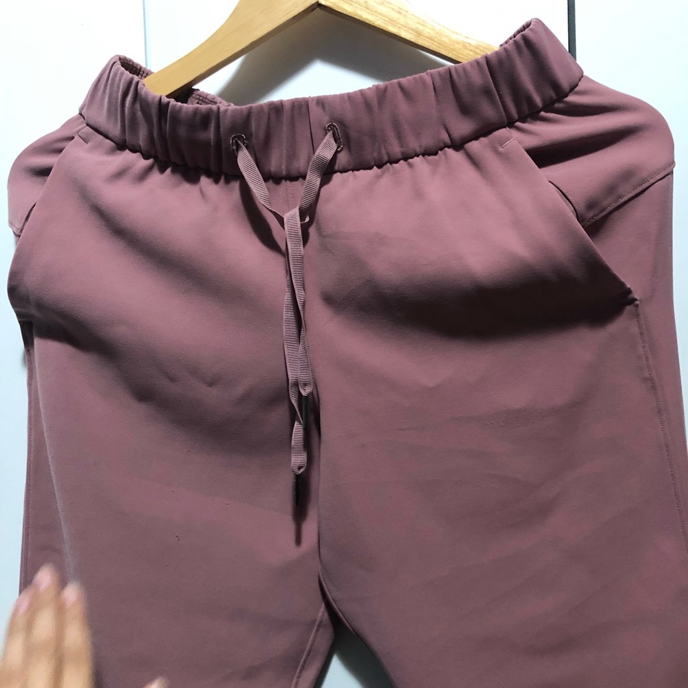 Lululemon on the fly crop pant